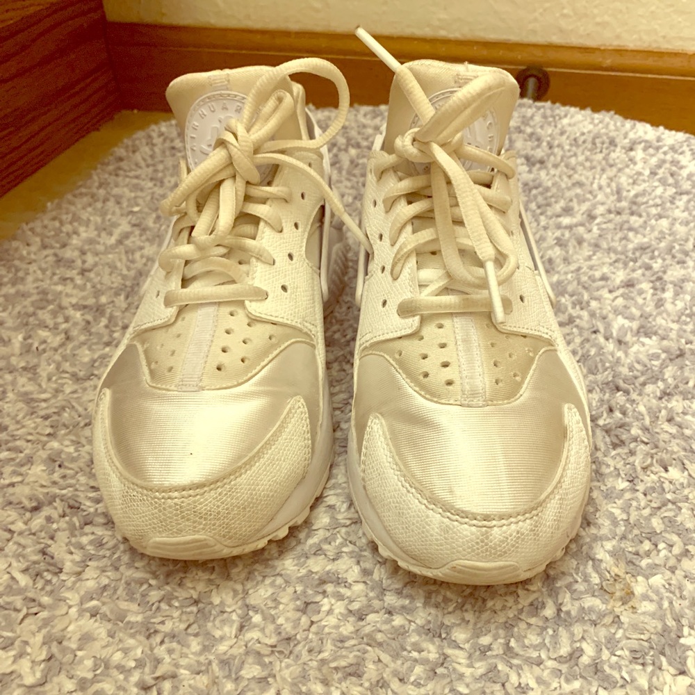 Running shoes
